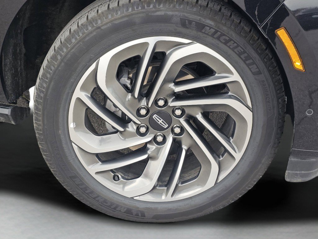 Used 2025 Lincoln Navigator Reserve image 19
