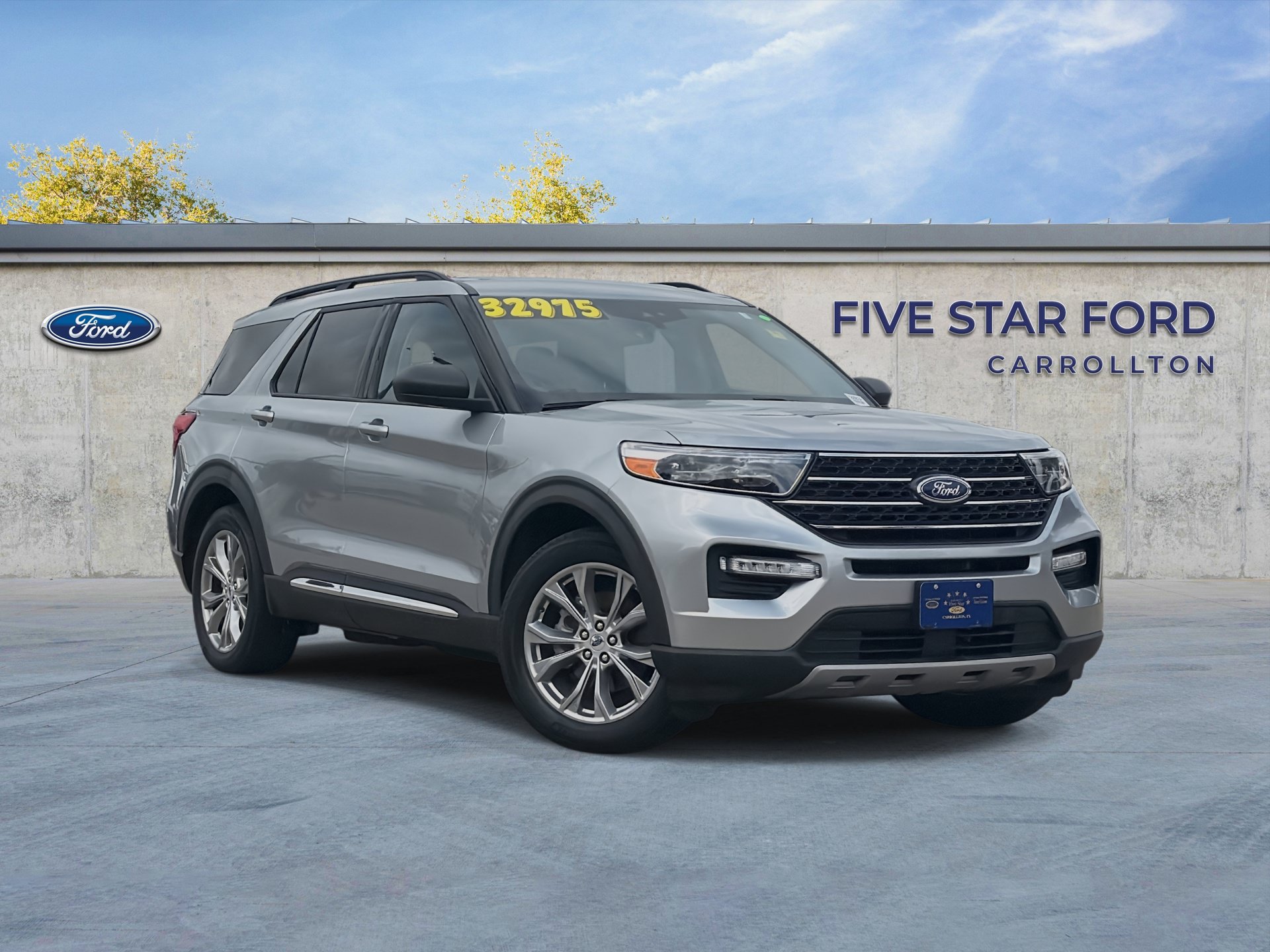 Certified 2023 Ford Explorer XLT w/ Equipment Group 202A RWD image 1