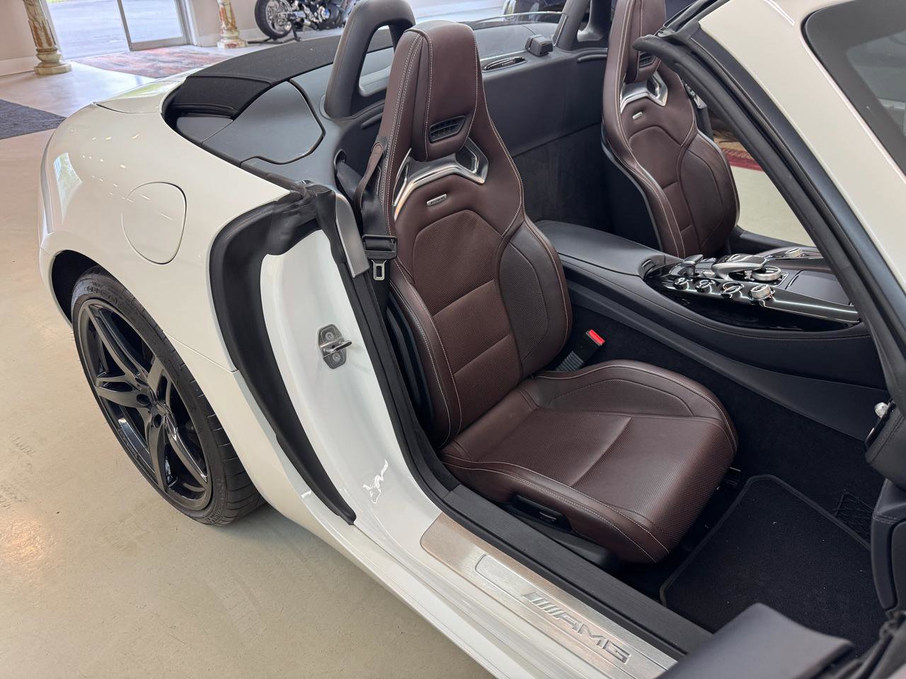 Used 2018 Mercedes-Benz AMG GT Roadster w/ Lane Tracking Package image 12