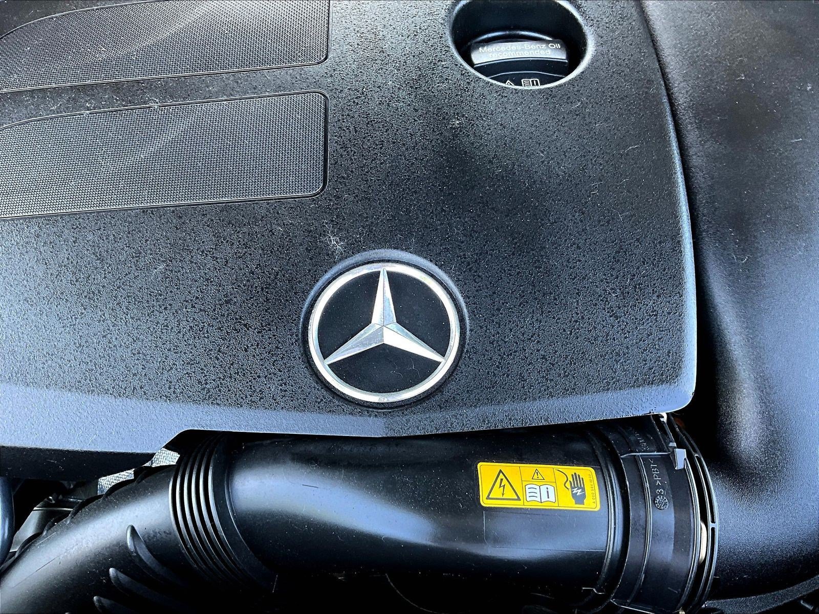 Used 2021 Mercedes-Benz GLC 300 4MATIC w/ Premium Package image 30