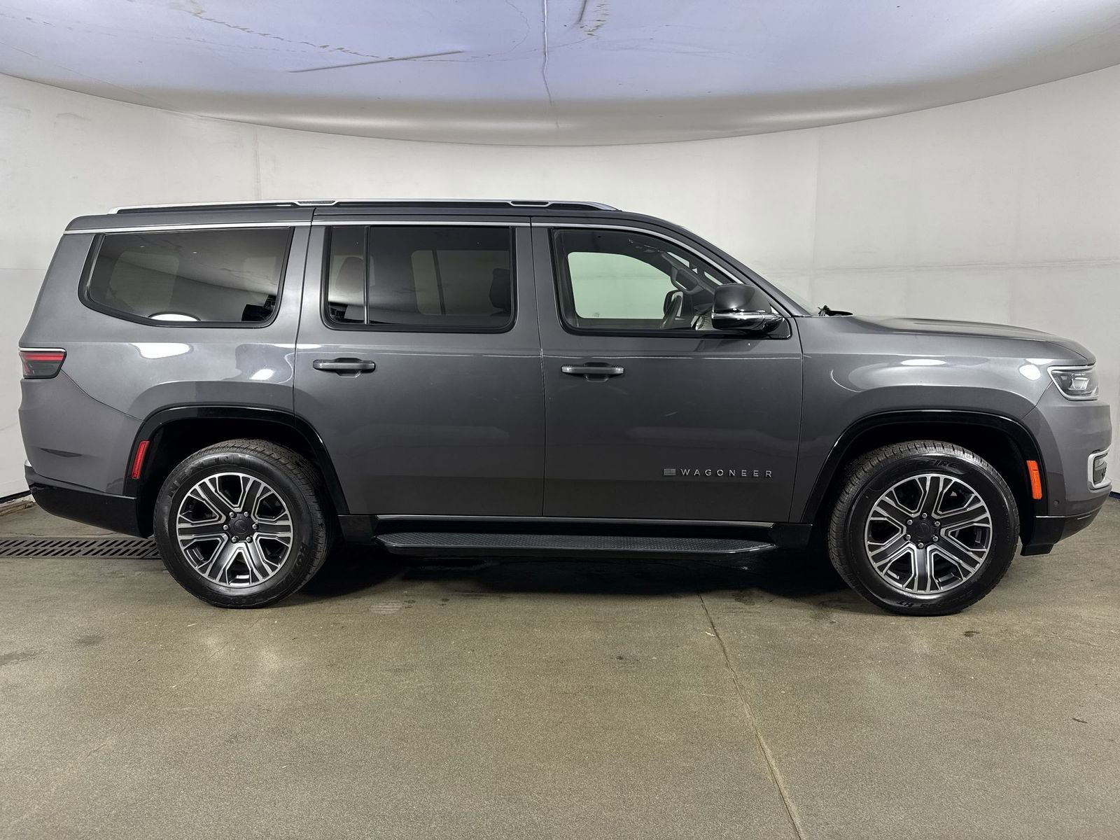 Used 2024 Jeep Wagoneer Series II w/ Flexible Seating Group image 36