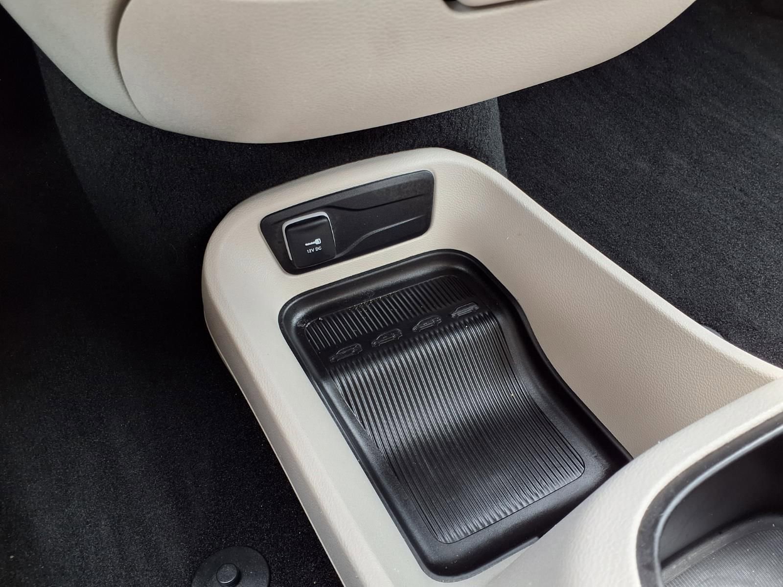 Used 2024 Chrysler Pacifica Touring-L image 12