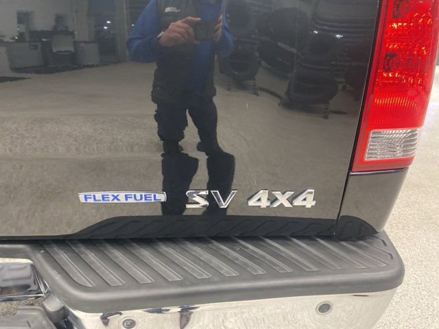 Used 2015 Nissan Titan SV w/ SV Value Truck Package image 7