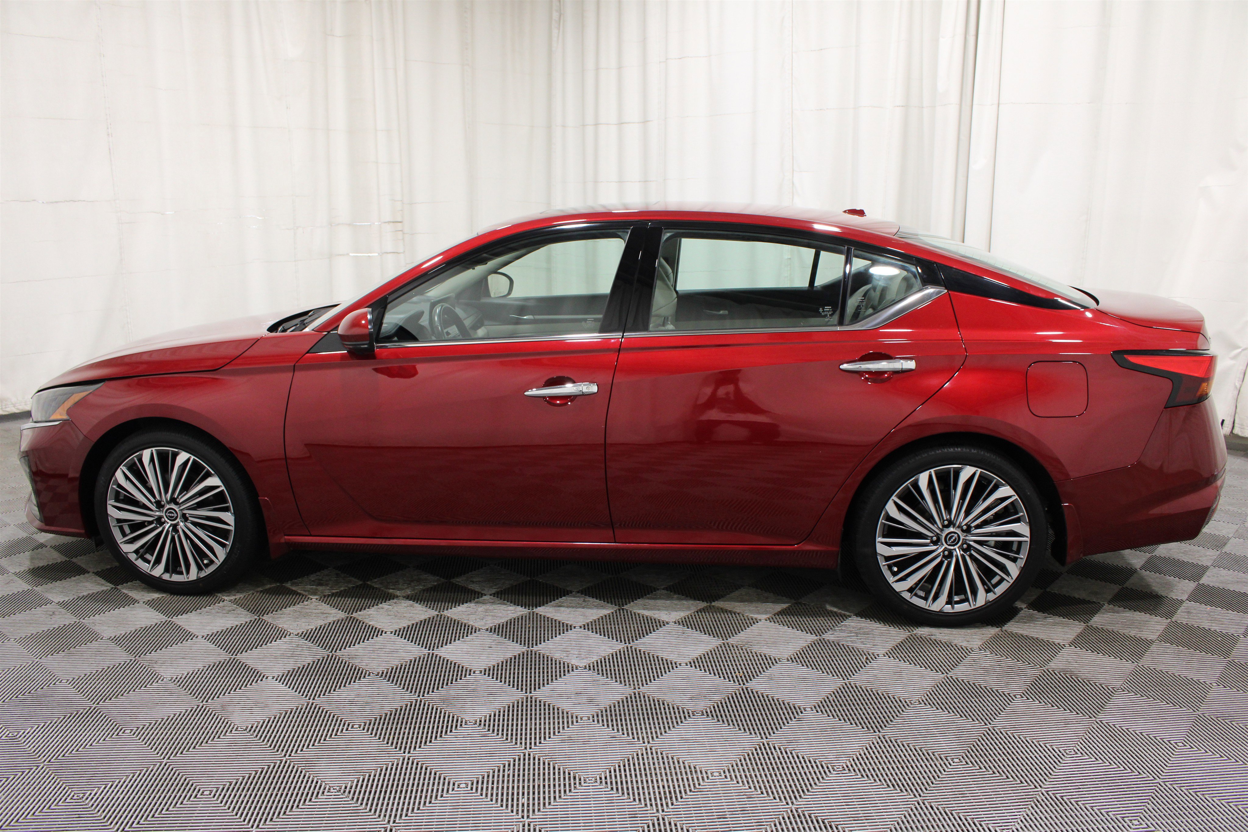 Used 2023 Nissan Altima 2.5 SL FWD image 33