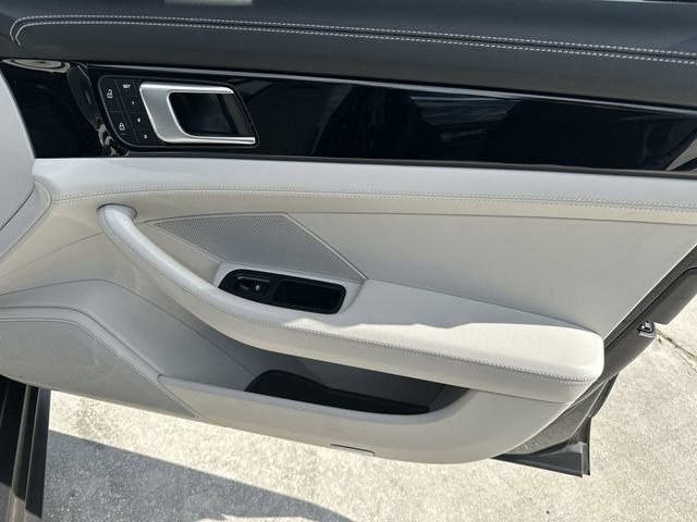 Used 2022 Porsche Panamera 4S image 36