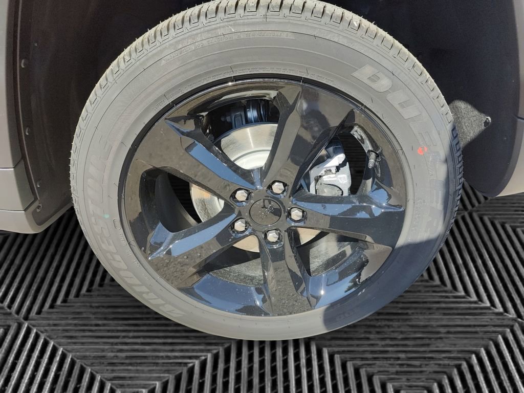 New 2025 Jeep Grand Cherokee 4WD image 16