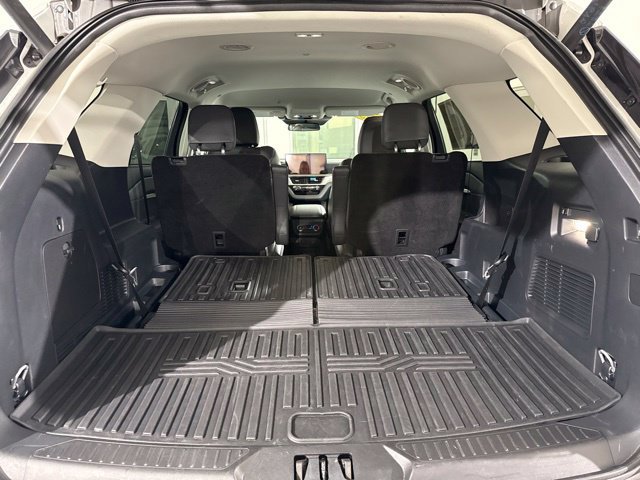 Used 2025 Ford Explorer Active w/ Active Comfort Package RWD image 10