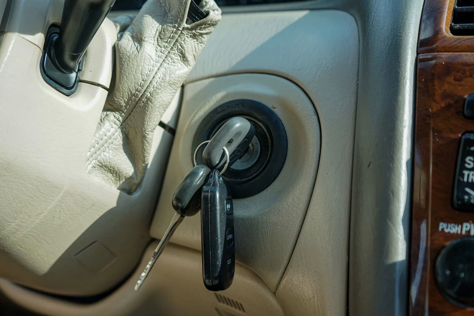 Used 2004 Toyota Avalon XLS image 20