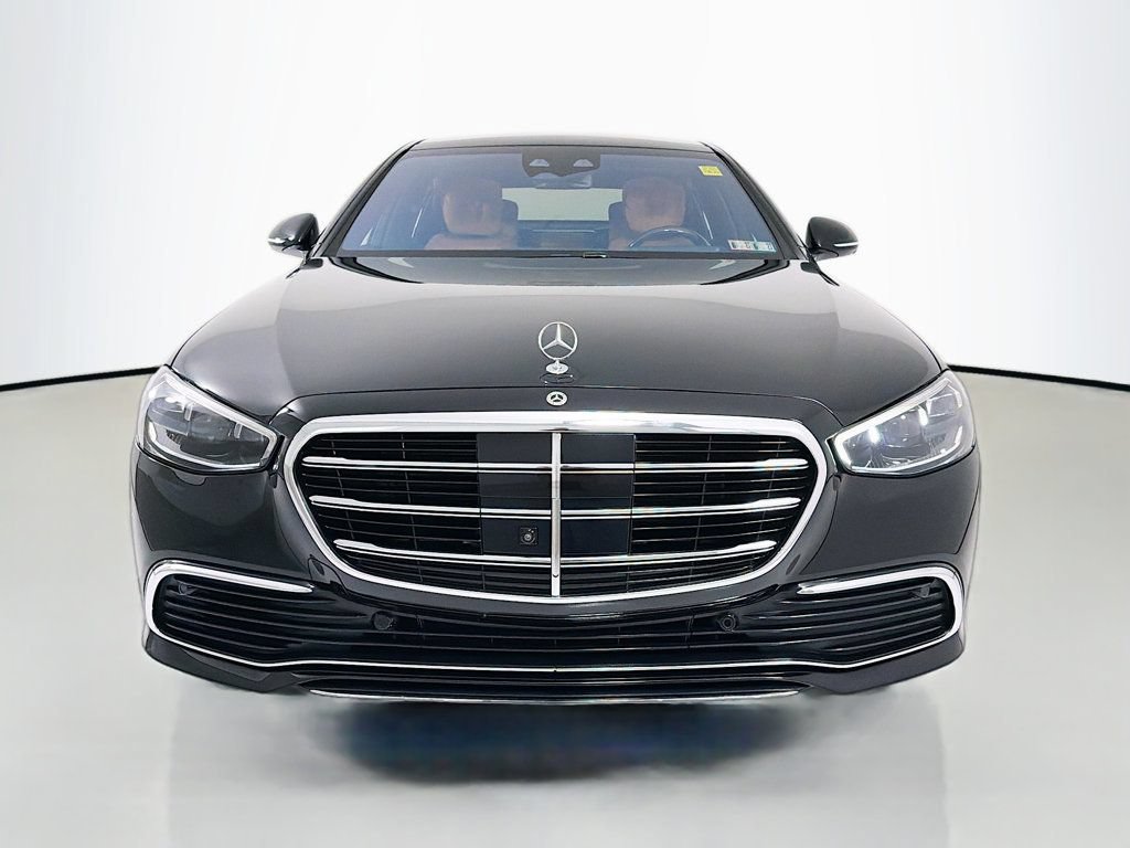 Used 2023 Mercedes-Benz S 580 4MATIC Sedan image 2