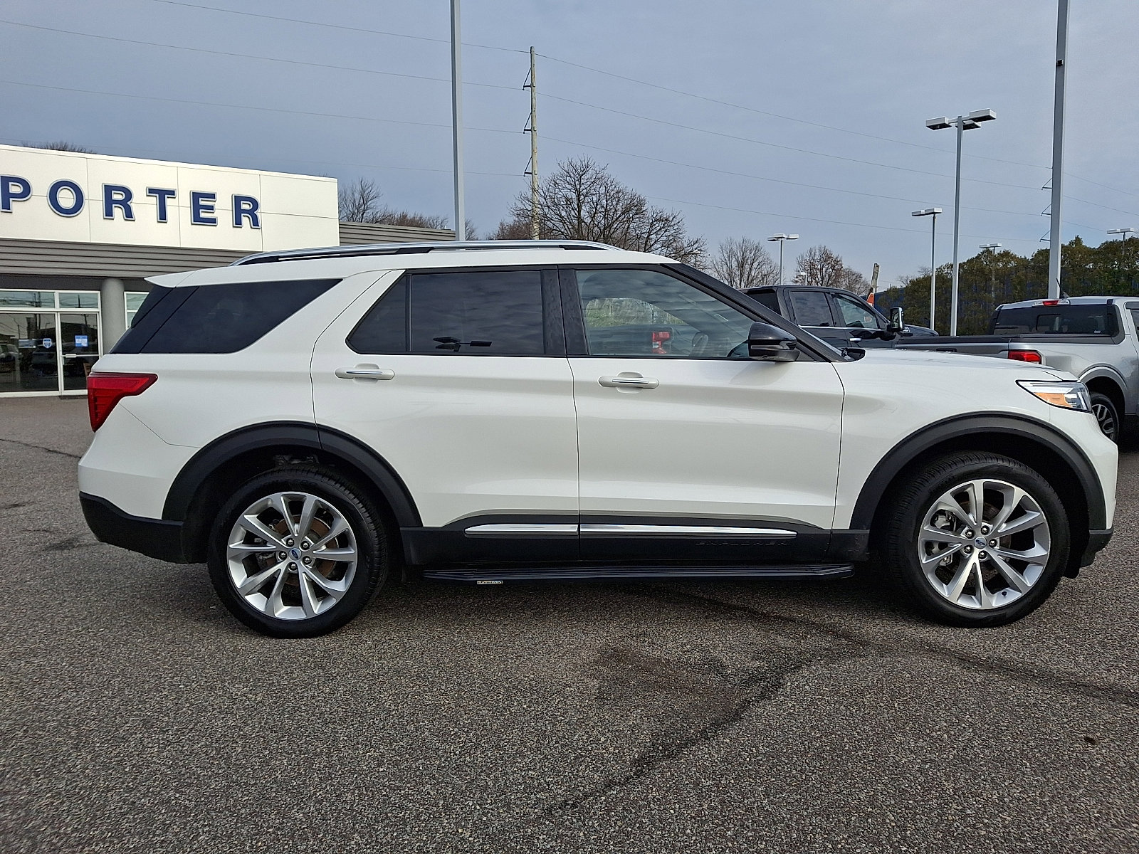 Certified 2023 Ford Explorer Platinum w/ Technology Package image 12