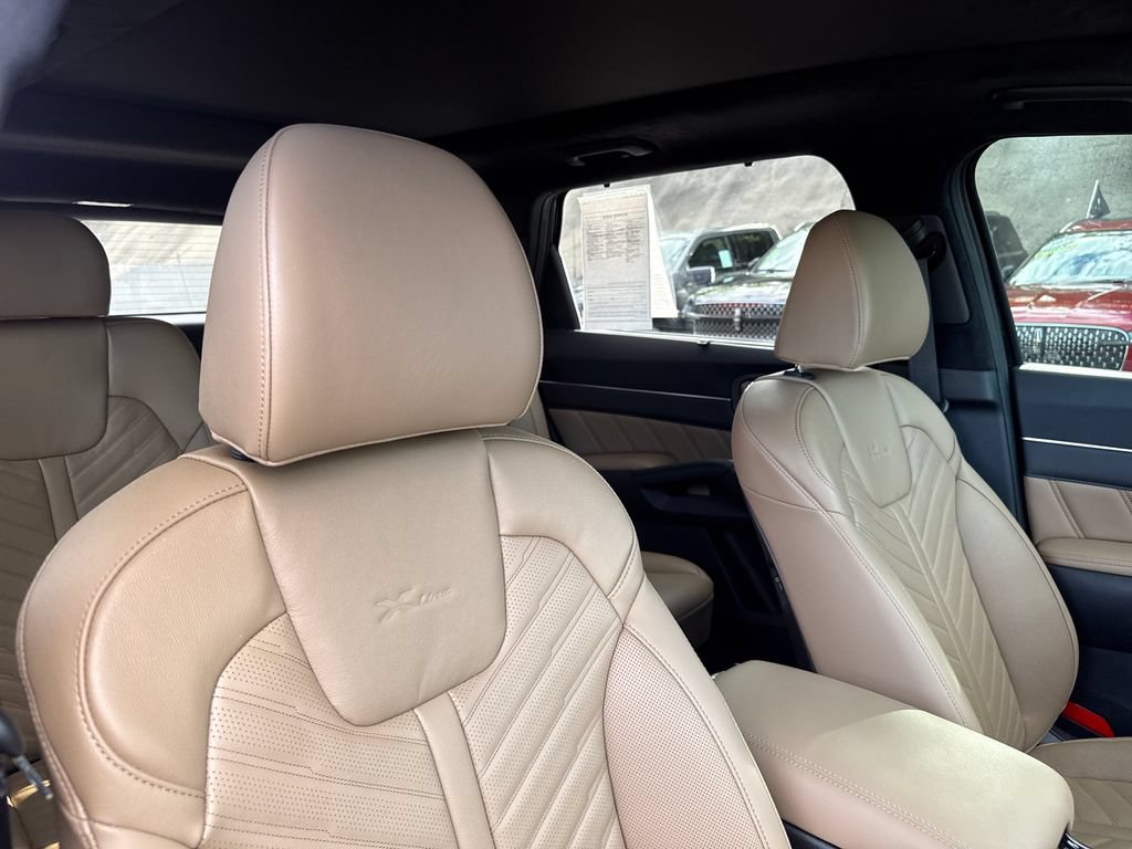 Used 2026 Kia Sorento SX Prestige w/ Olive Brown Leather Package AWD/4WD image 32