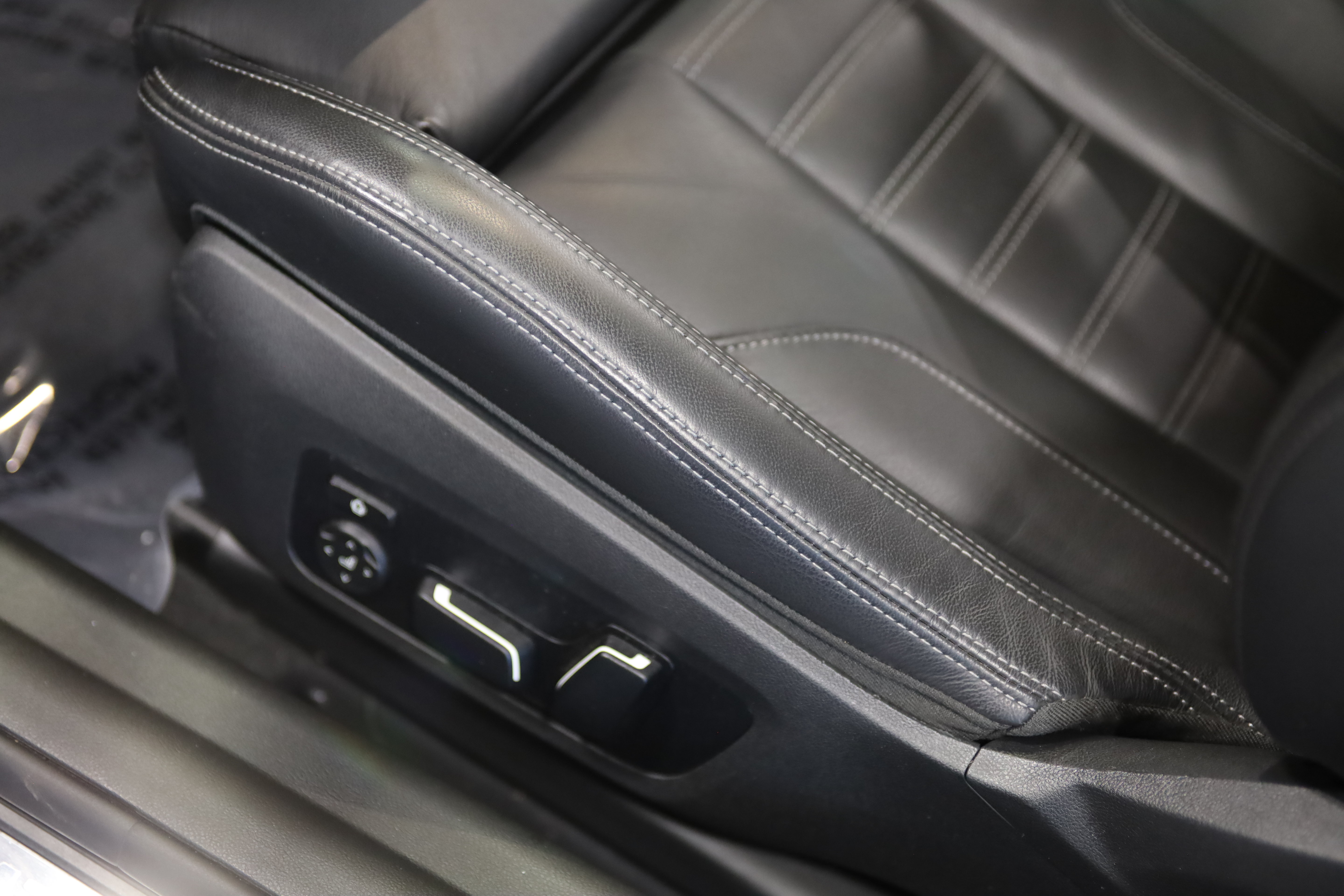 Used 2025 BMW M2 w/ Lighting Package RWD image 19