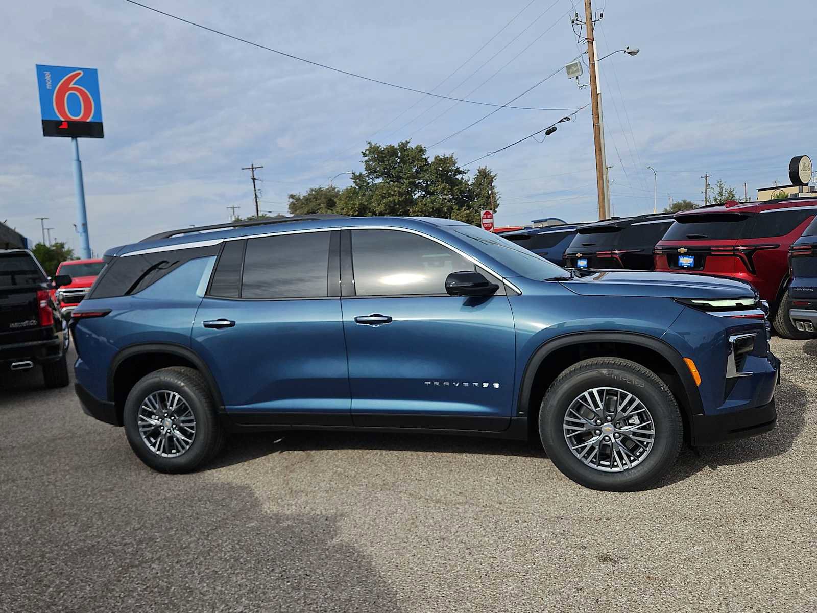 New 2026 Chevrolet Traverse LT w/ Driver Confidence Package image 9