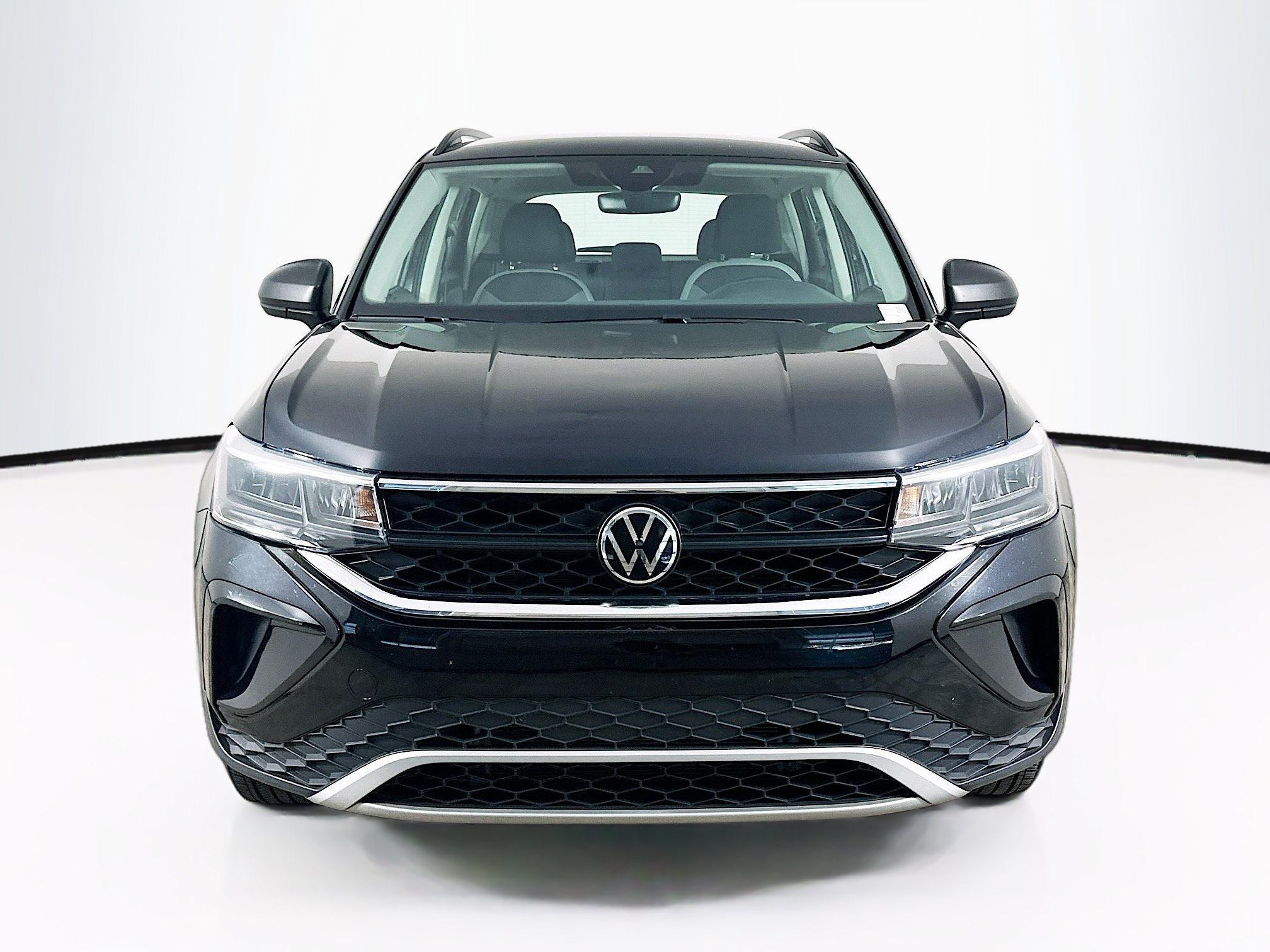 Used 2024 Volkswagen Taos S FWD image 2