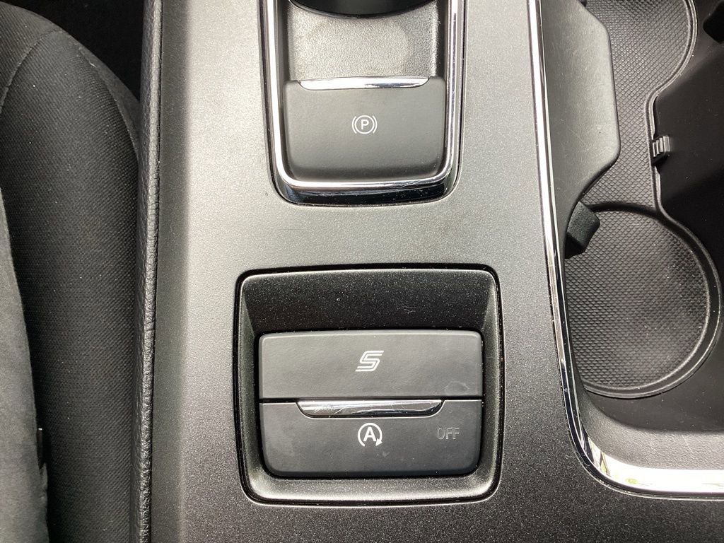 Used 2020 Ford Fusion SE FWD image 54