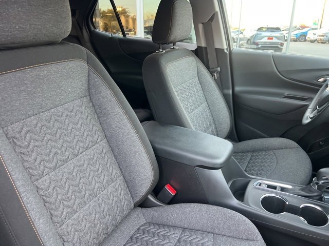 Used 2023 Chevrolet Equinox LT w/ Driver Convenience Package image 26