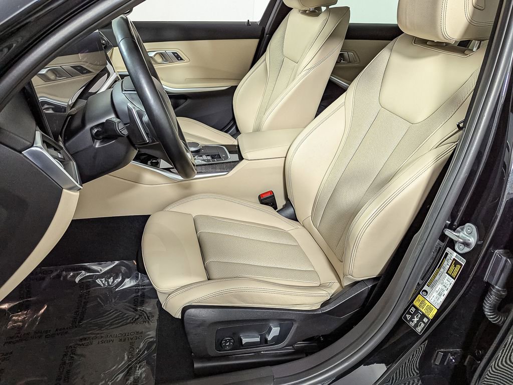 Certified 2023 BMW 330i xDrive Sedan w/ Driving Assistance Package image 15