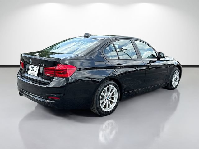 Used 2018 BMW 320i Sedan RWD image 3