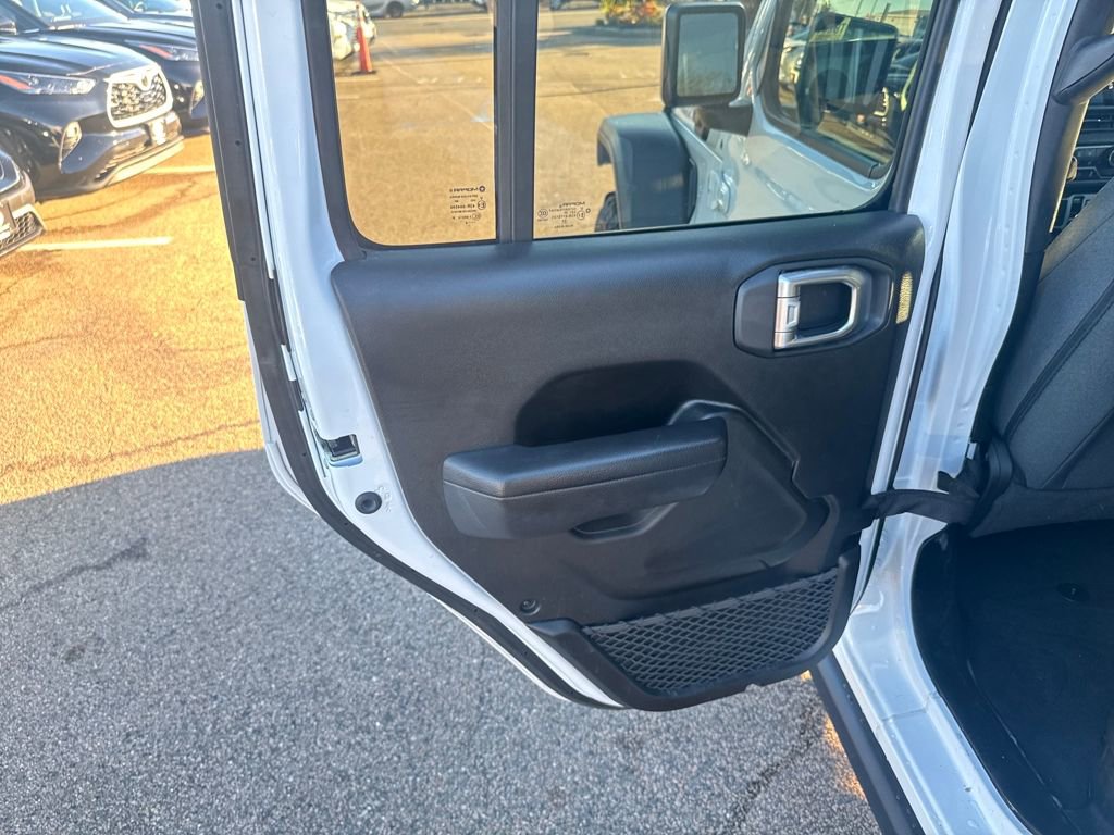 Used 2024 Jeep Wrangler Unlimited image 39