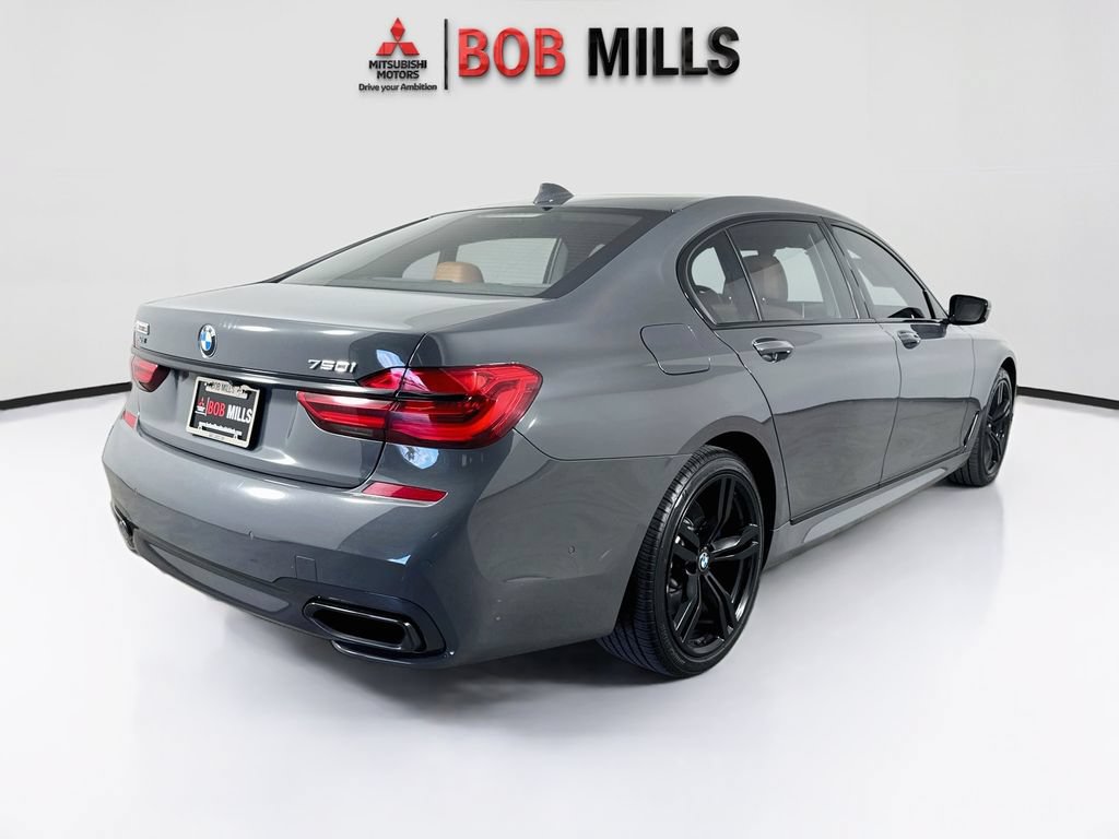 Used 2018 BMW 750i xDrive AWD/4WD image 7