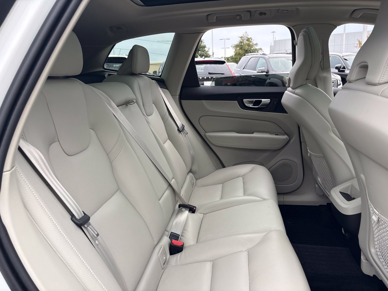 Used 2024 Volvo XC60 B5 Plus w/ Protection Package Premier AWD/4WD image 11