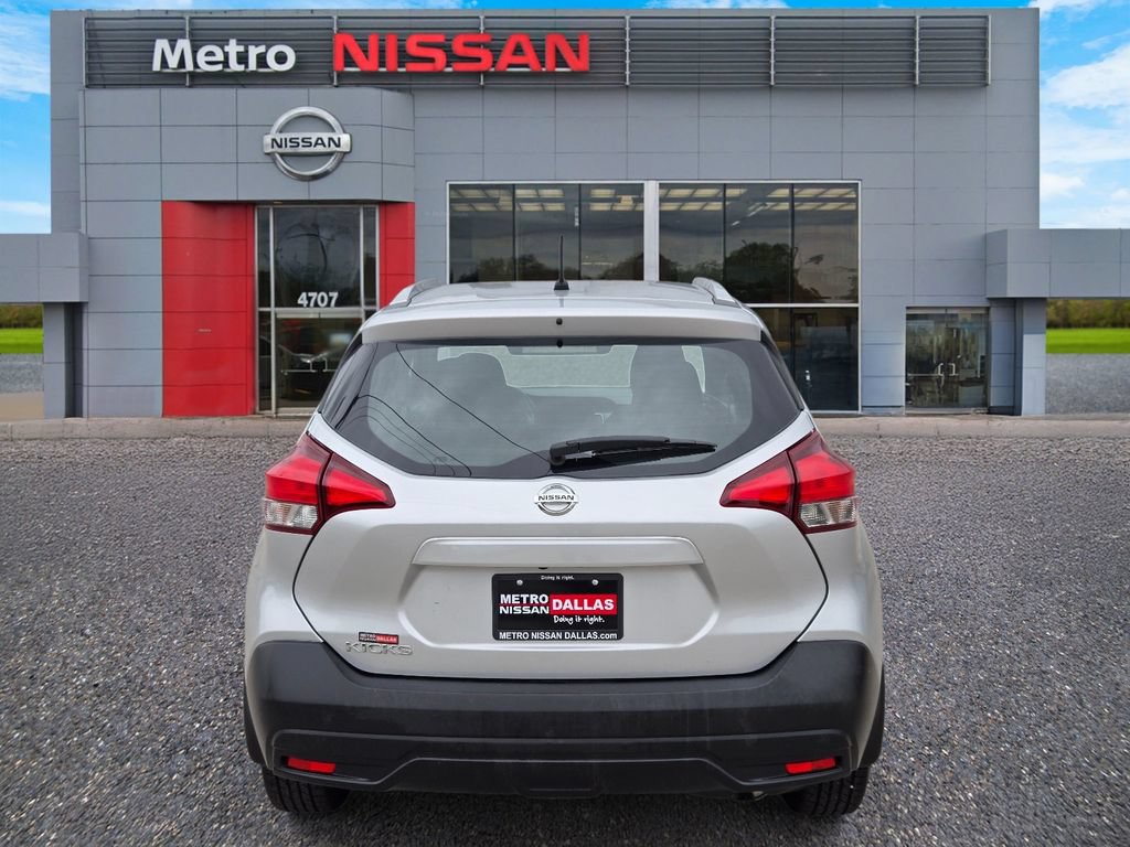 Used 2019 Nissan Kicks S FWD image 5