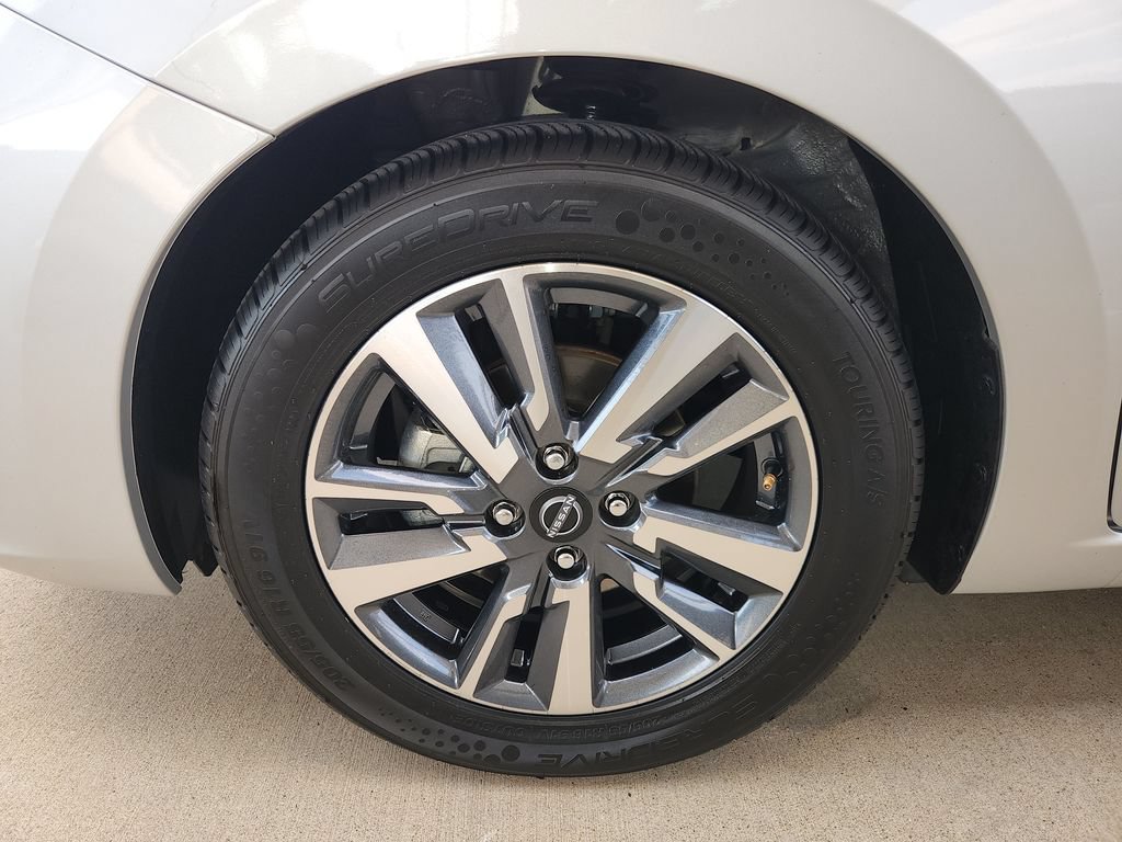 Used 2025 Nissan Versa SV FWD image 30