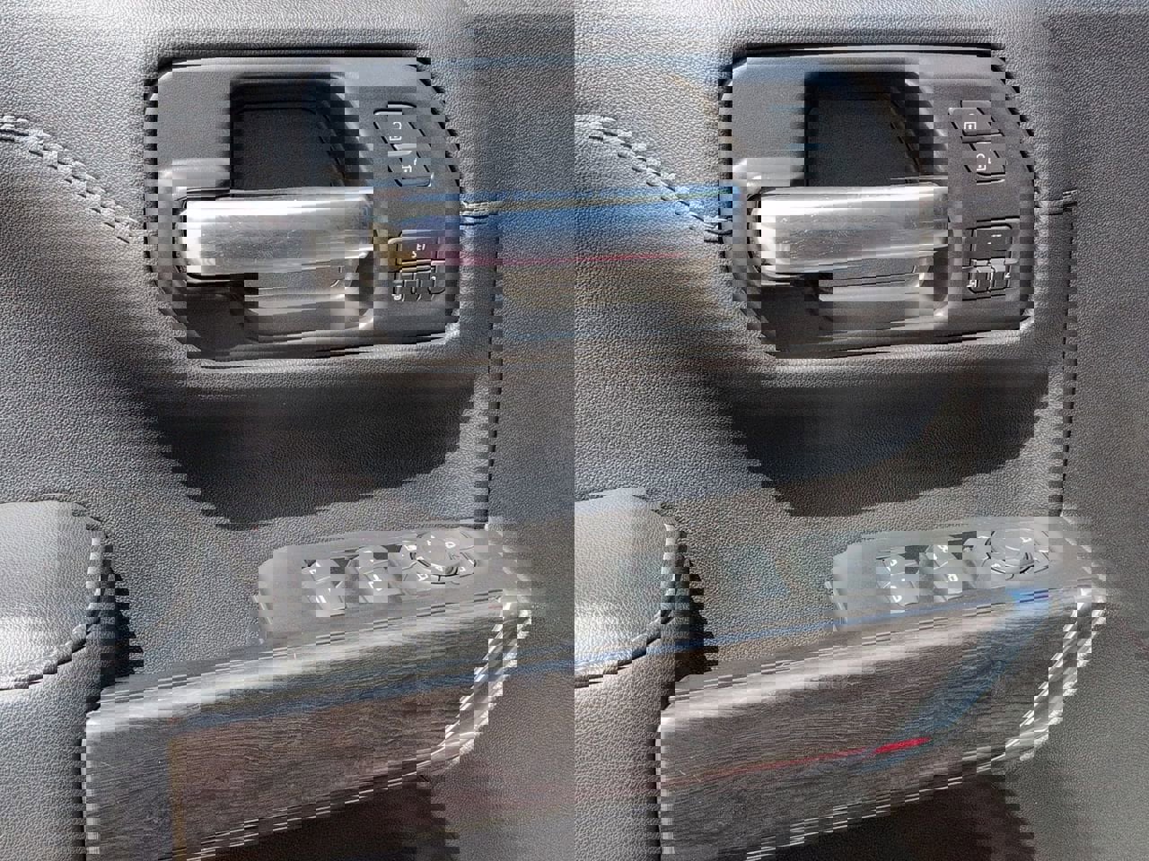 Used 2020 Chevrolet Silverado 1500 LTZ w/ LTZ Premium Package image 8