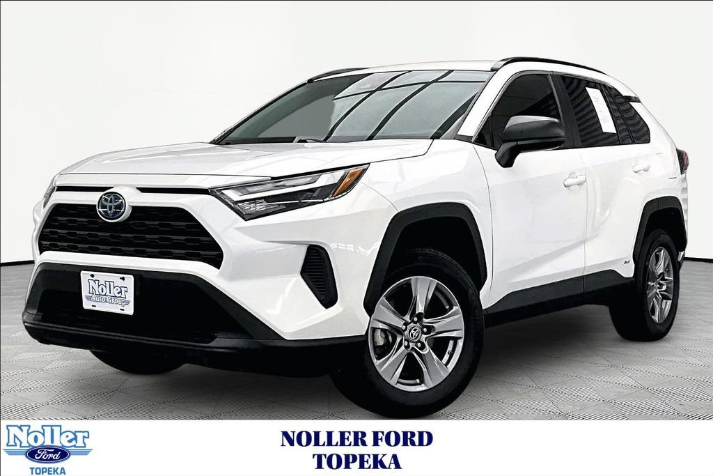 Used 2023 Toyota RAV4 LE AWD/4WD image 1