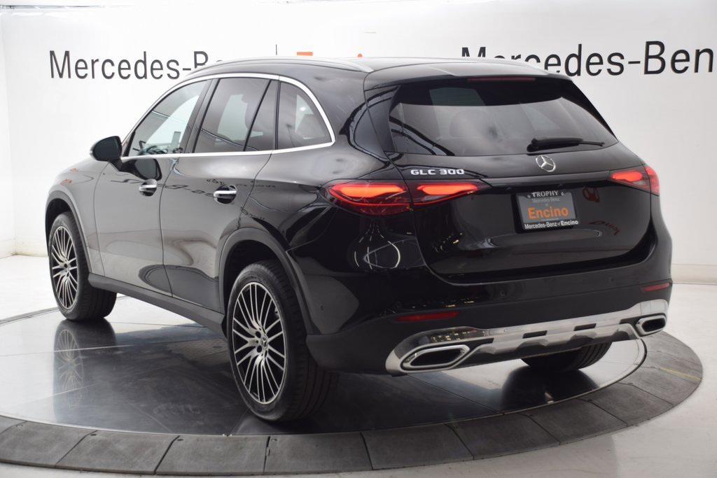 Used 2023 Mercedes-Benz GLC 300 image 4