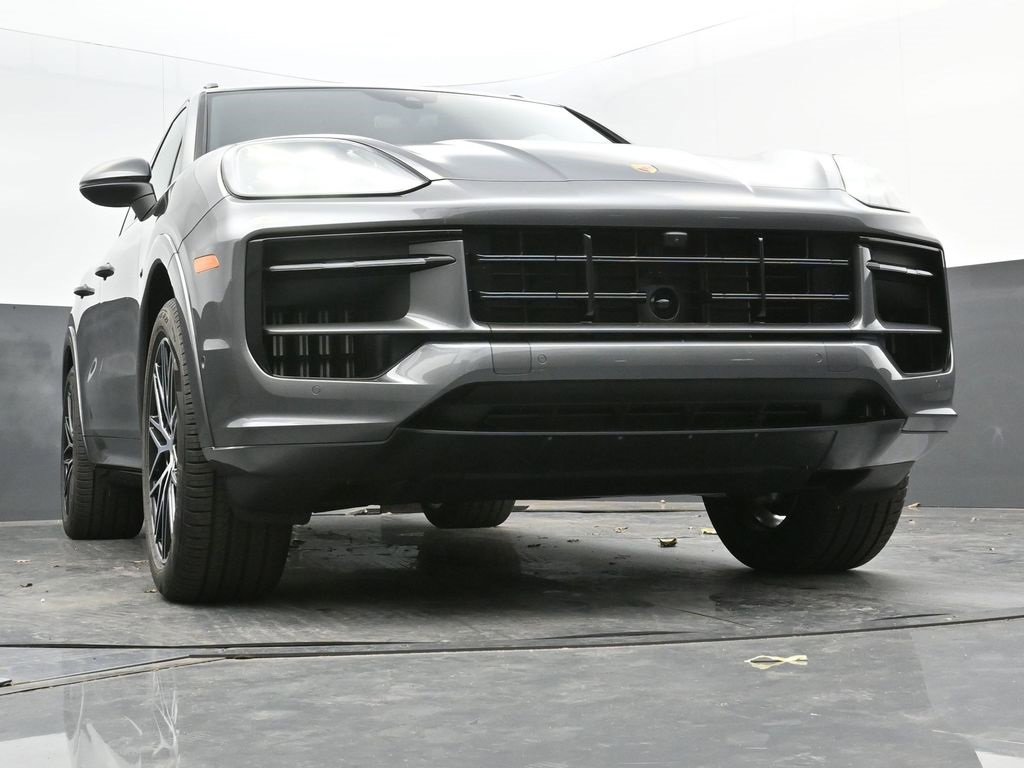 Certified 2025 Porsche Cayenne image 29
