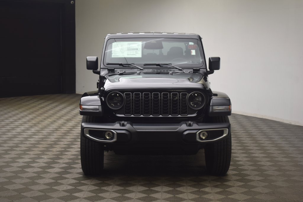 New 2026 Jeep Gladiator Sport AWD/4WD image 2