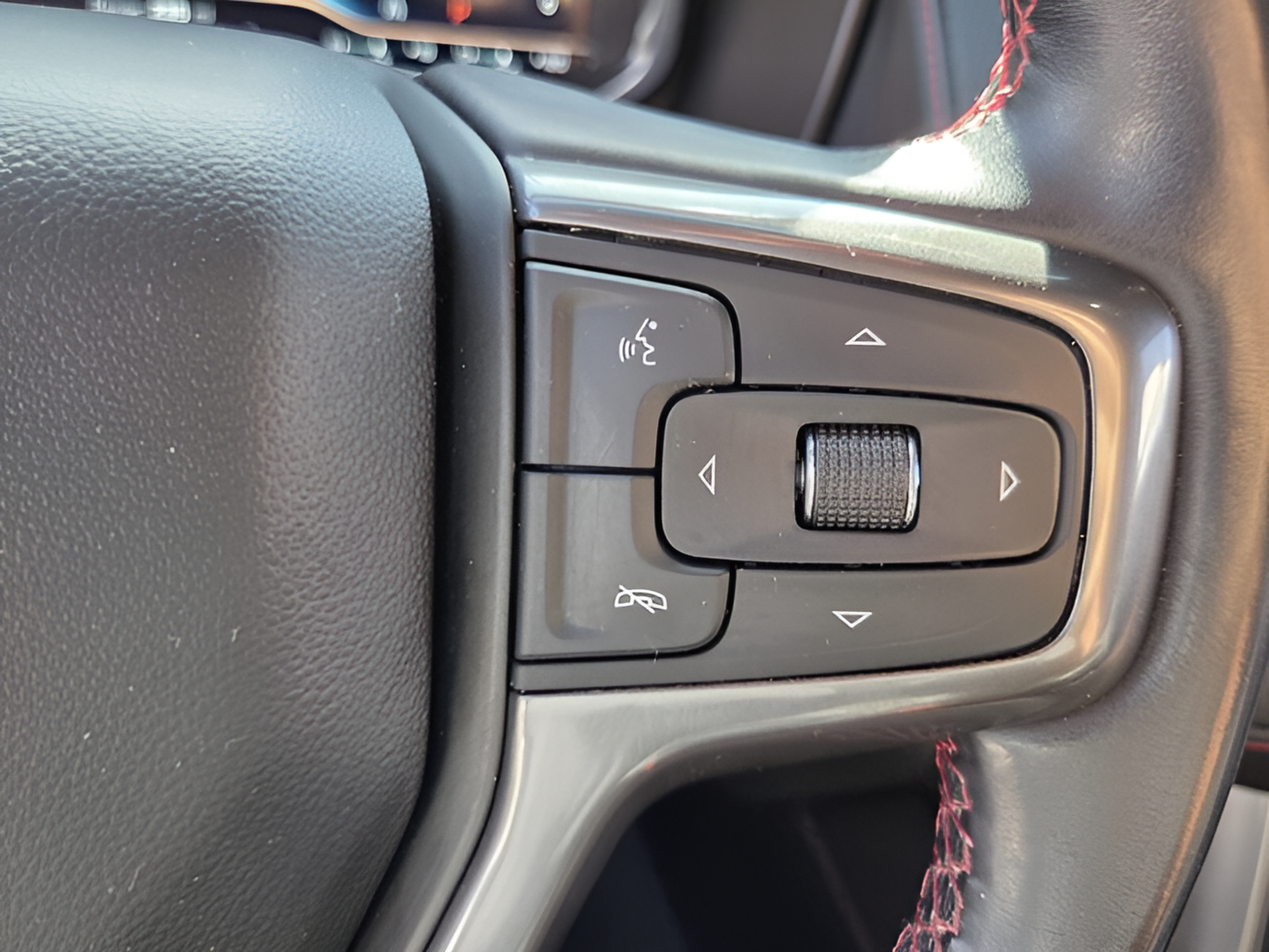 Certified 2022 Chevrolet Tahoe RST RWD image 25