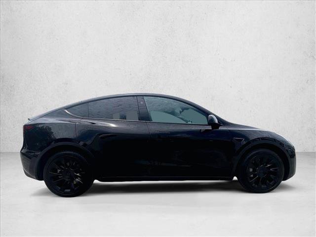Used 2024 Tesla Model Y 2WD image 5