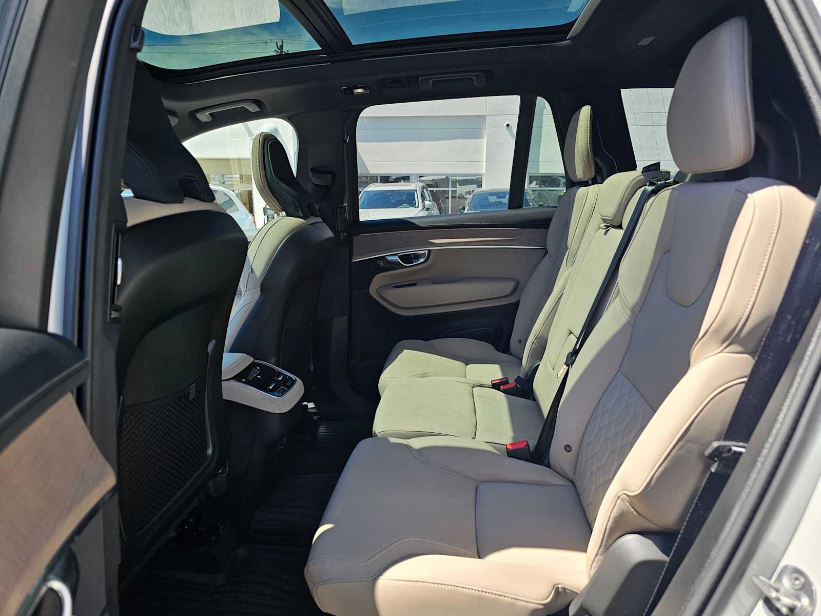 Certified 2026 Volvo XC90 B6 Plus w/ Protection Package Premier AWD/4WD image 17