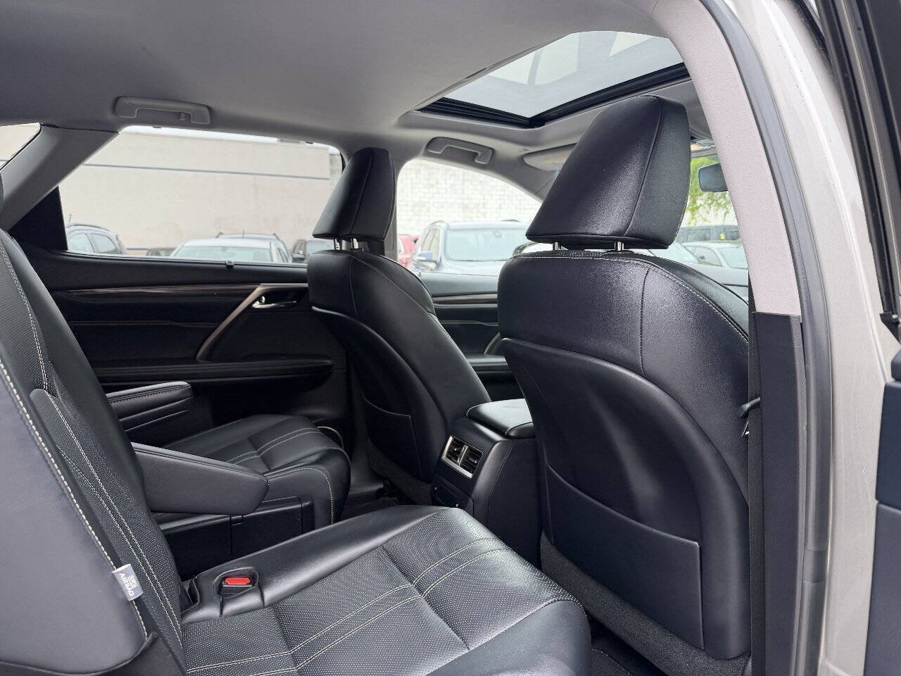 Used 2018 Lexus RX 450hL Luxury w/ Accessory Package AWD/4WD image 11