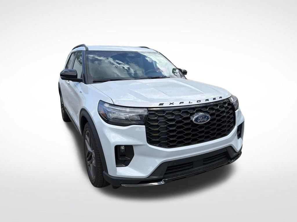Used 2026 Ford Explorer ST-Line w/ ST-Line Street Pack RWD image 2
