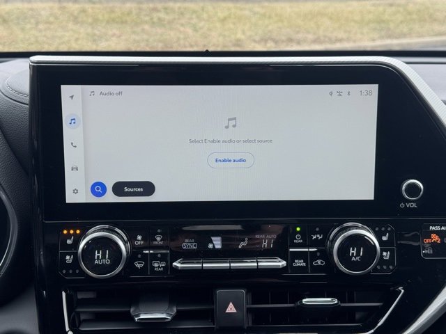 New 2026 Toyota Highlander Platinum image 28