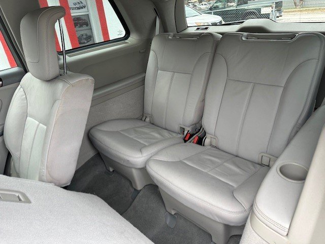 Used 2011 Mercedes-Benz GL 320 BlueTEC 4MATIC image 18