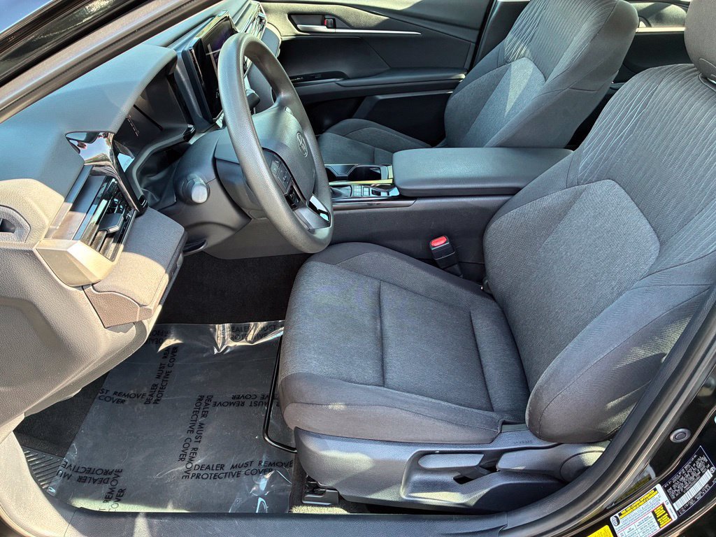Used 2025 Toyota Camry LE FWD image 15