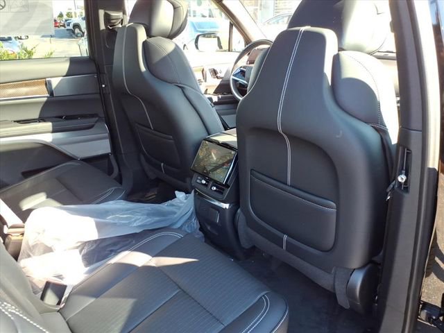 New 2026 Cadillac Vistiq Sport image 21