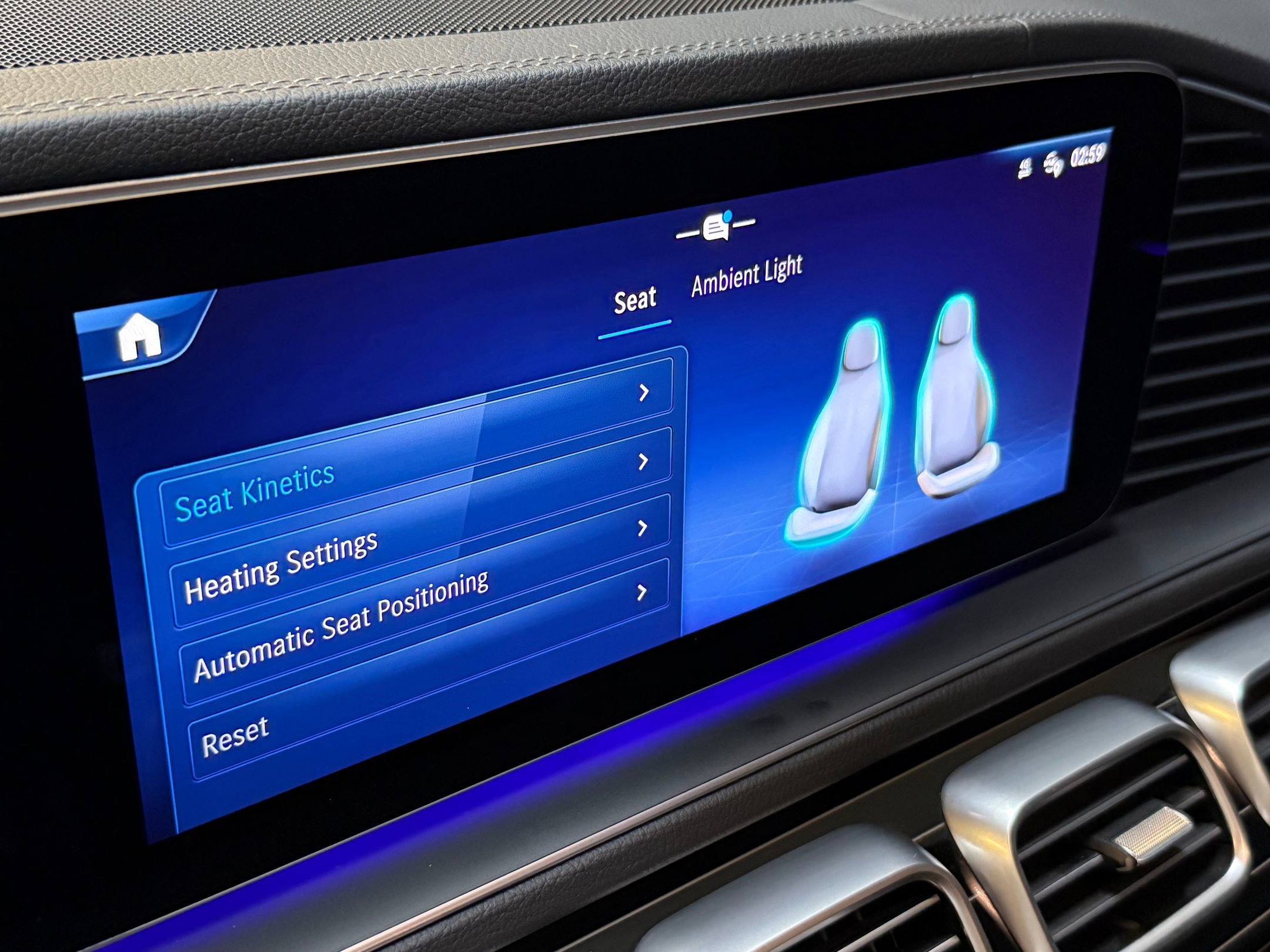 Used 2024 Mercedes-Benz GLS 450 4MATIC image 36