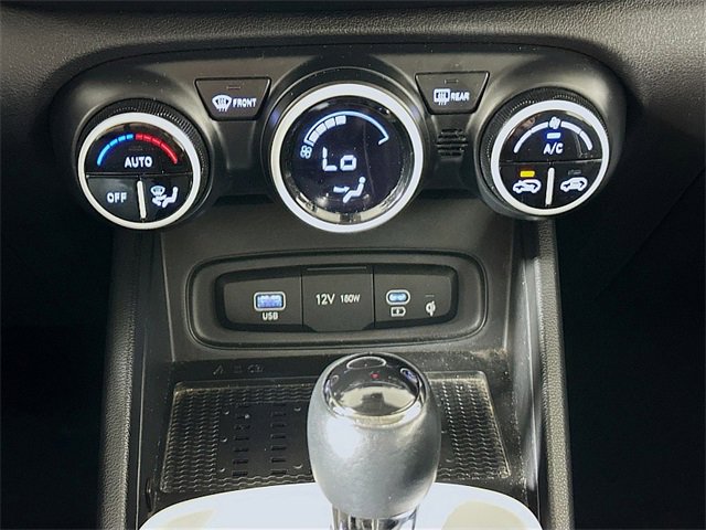 Used 2023 Hyundai Venue Limited image 17