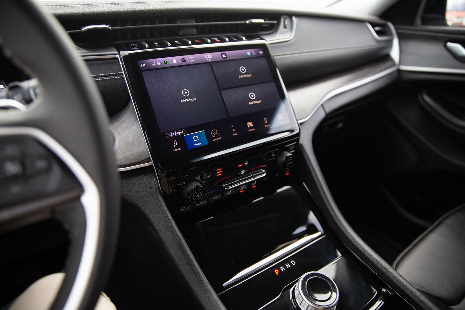 Used 2023 Jeep Grand Cherokee Limited image 17