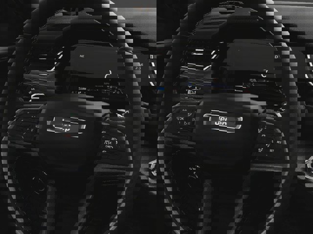 New 2025 Jeep Grand Cherokee Altitude image 9