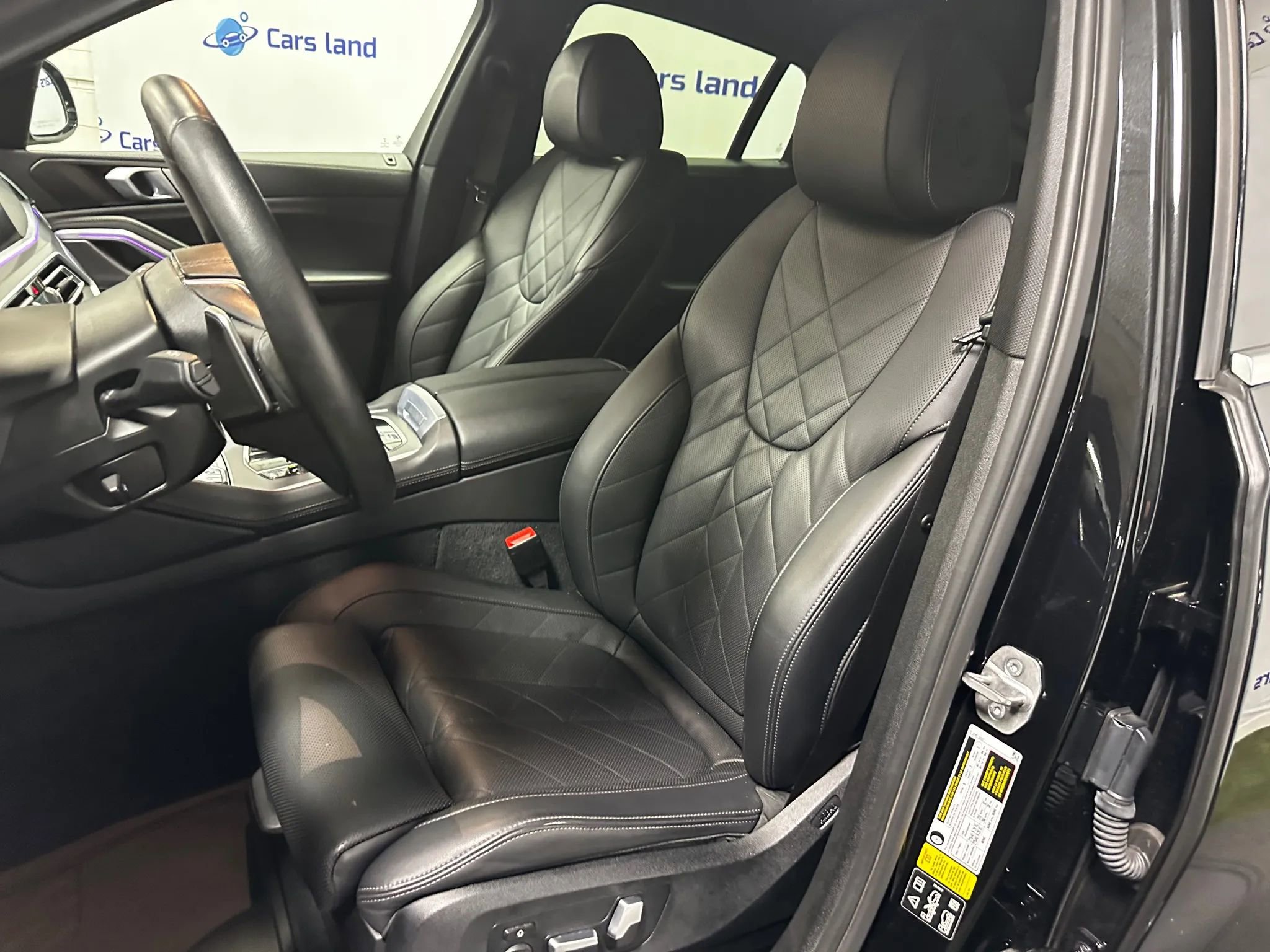 Used 2023 BMW X6 xDrive40i w/ Premium Package image 11