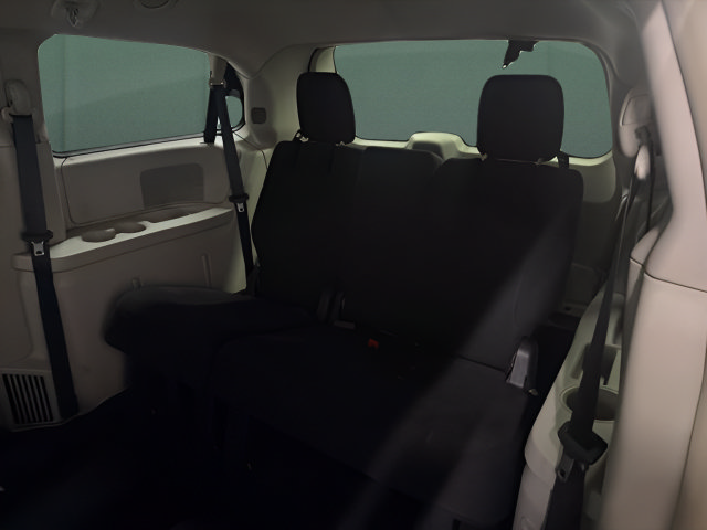 Used 2012 Dodge Grand Caravan Crew FWD image 14