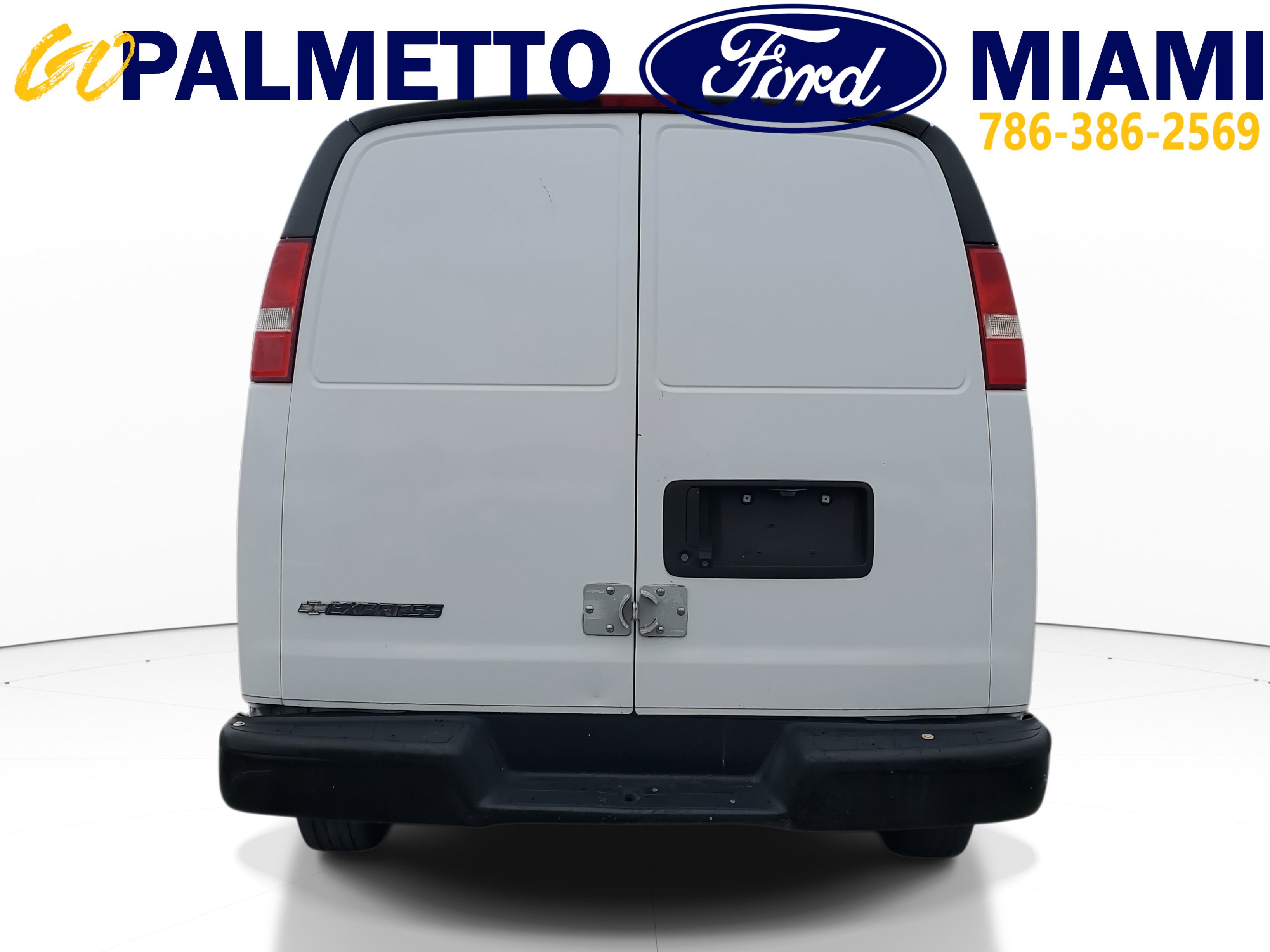 Used 2018 Chevrolet Express 2500 image 5