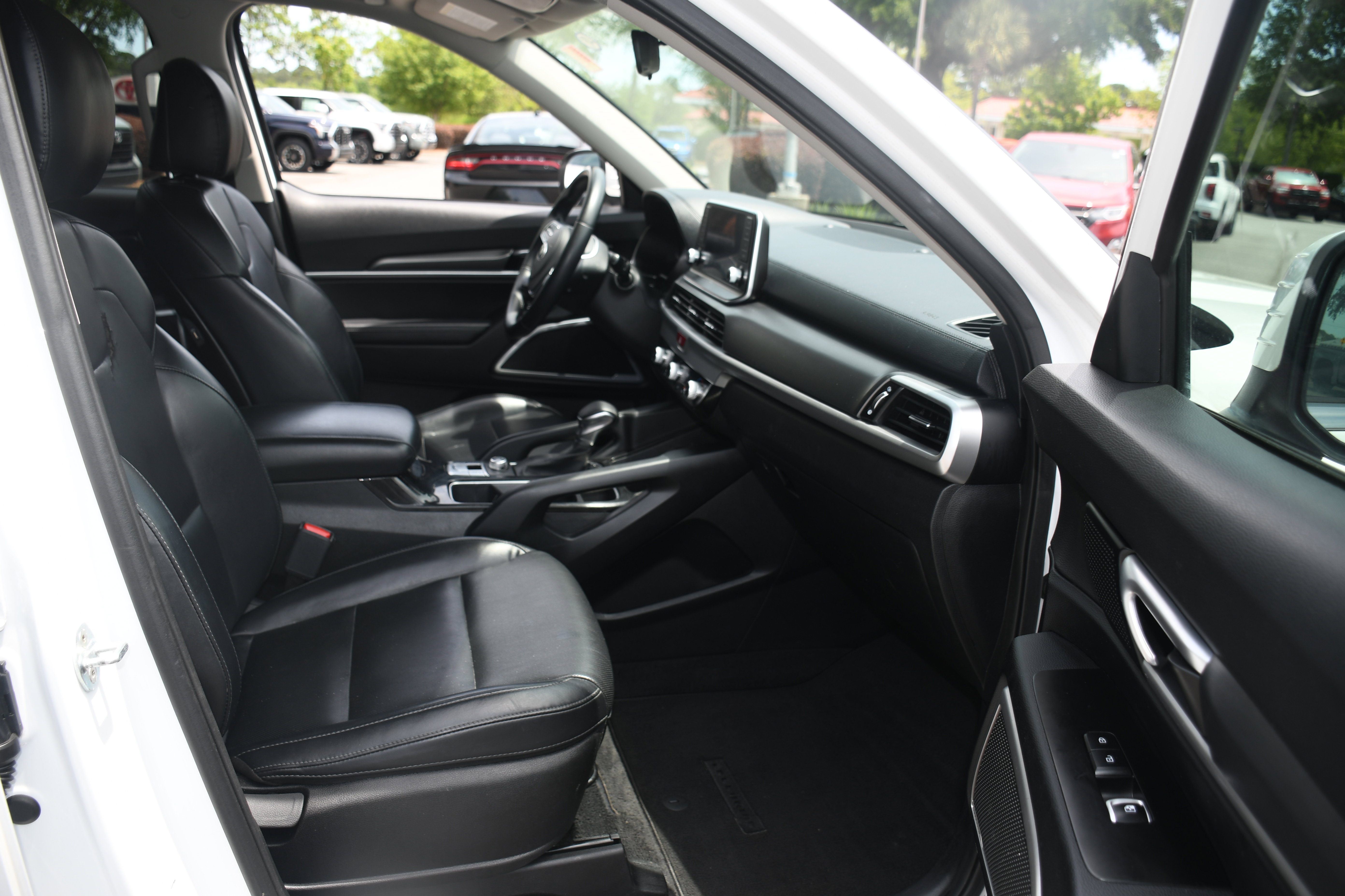 Used 2020 Kia Telluride LX FWD image 19