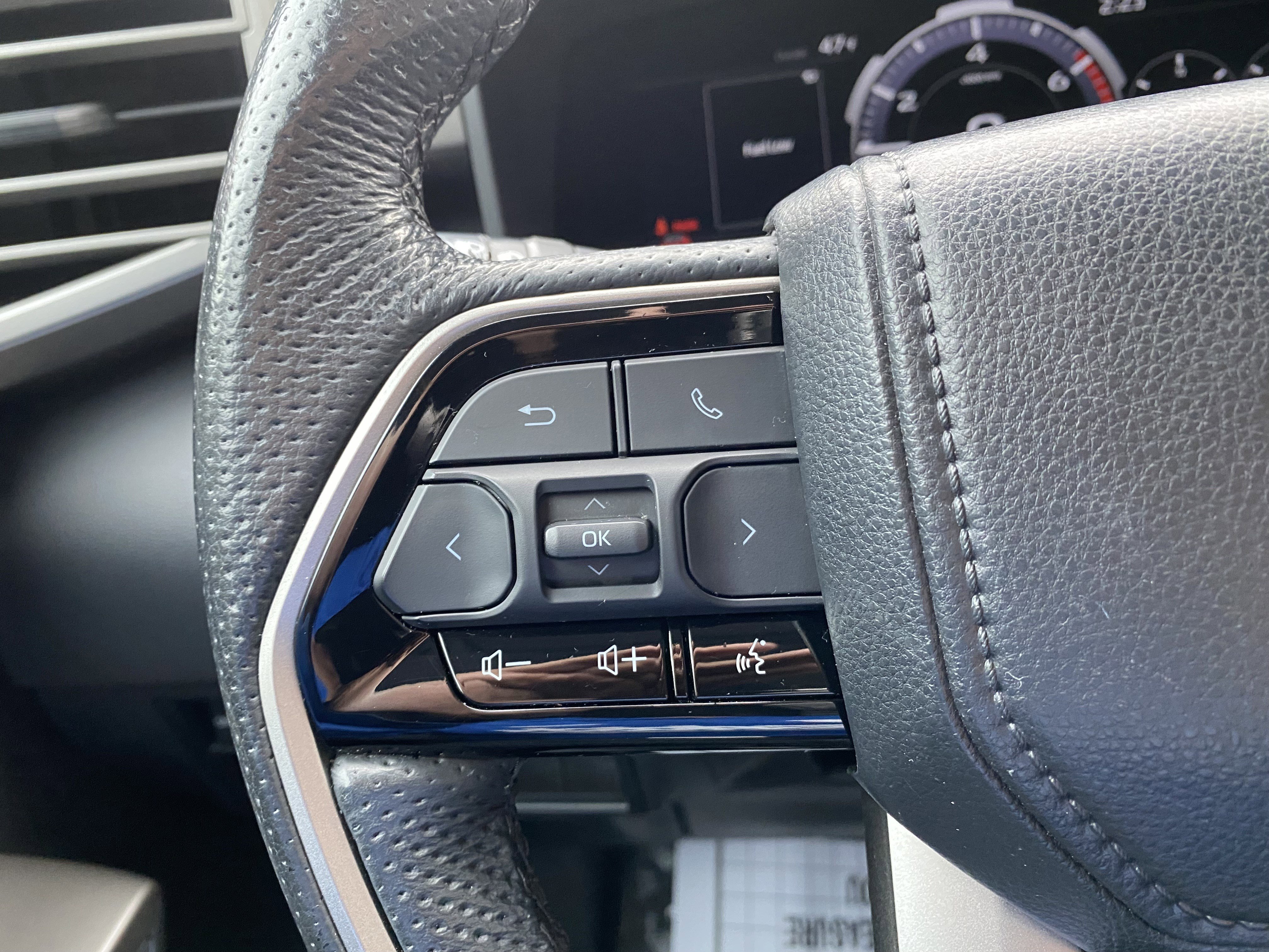 Used 2024 Toyota Sequoia SR5 w/ SR5 Premium Package image 20